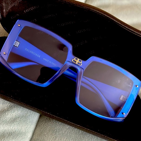 Balenciaga Sunglasses - Picture 1 of 3